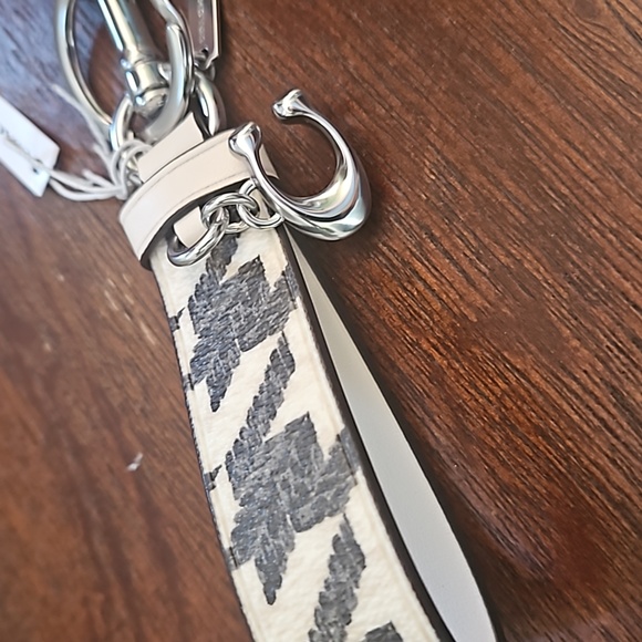 COACH KEYRING - Picture 11 of 12